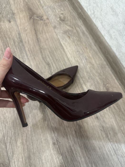 Туфли бордовые лакированные