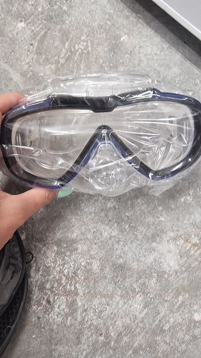 Комплект плавници, шнорхел,очила и воден фотоапарат