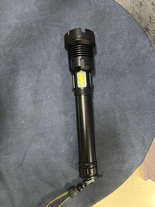 Мощен  лед фенер