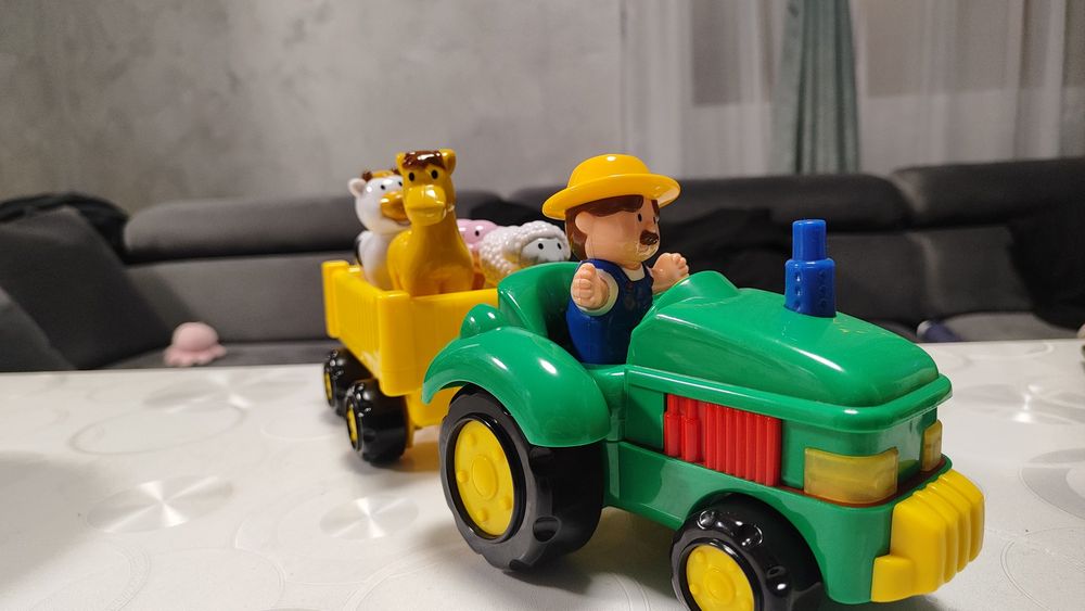 Музикален трактор с животни