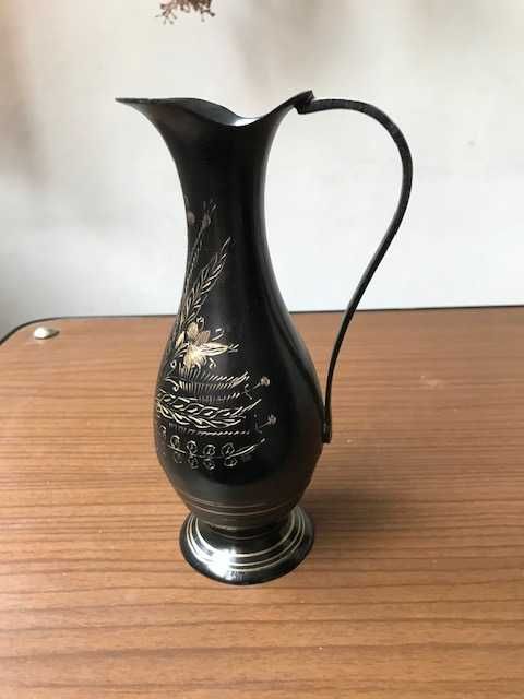 Carafa din bronz app 25 cm lucrata manual