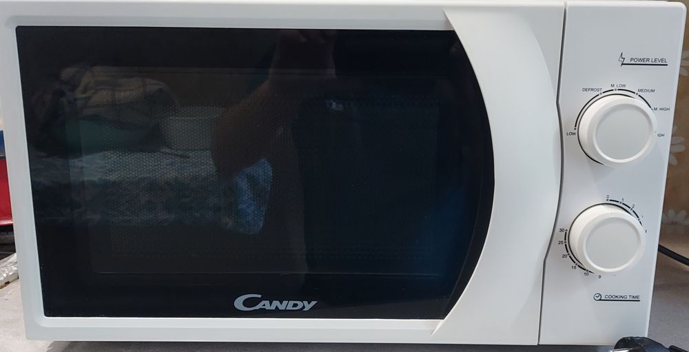 Cuptor microunde Candy