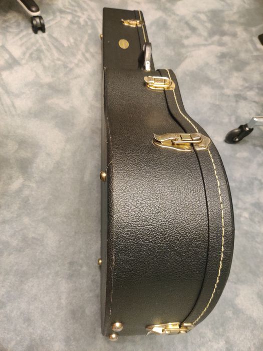 Твърд калъф за китара