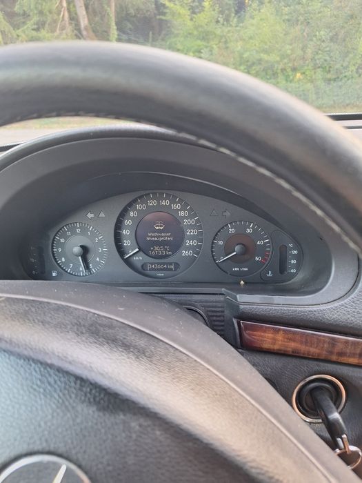 Mercedes w211 stare buna