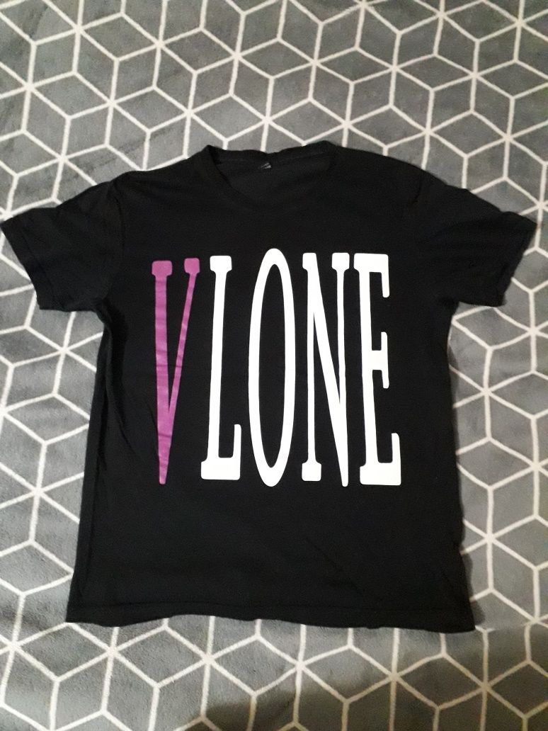 Продам футболку vlone