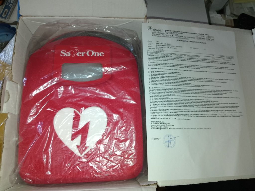 Urgent  aparat  defibrilator echipat