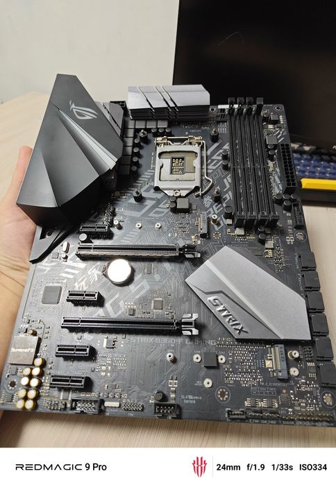 Продам Asus Rog strix b360-f gaming