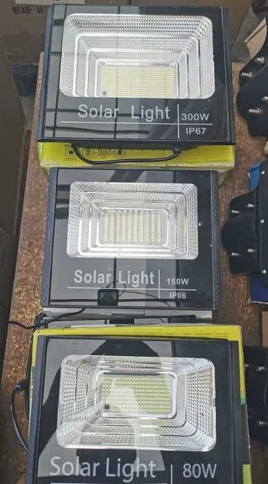 Соларен LED прожектор+панел+дистан, външен монтаж 80/100/200/400/600W