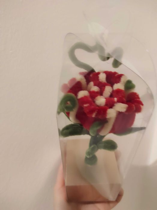 Ornament cu trandafir