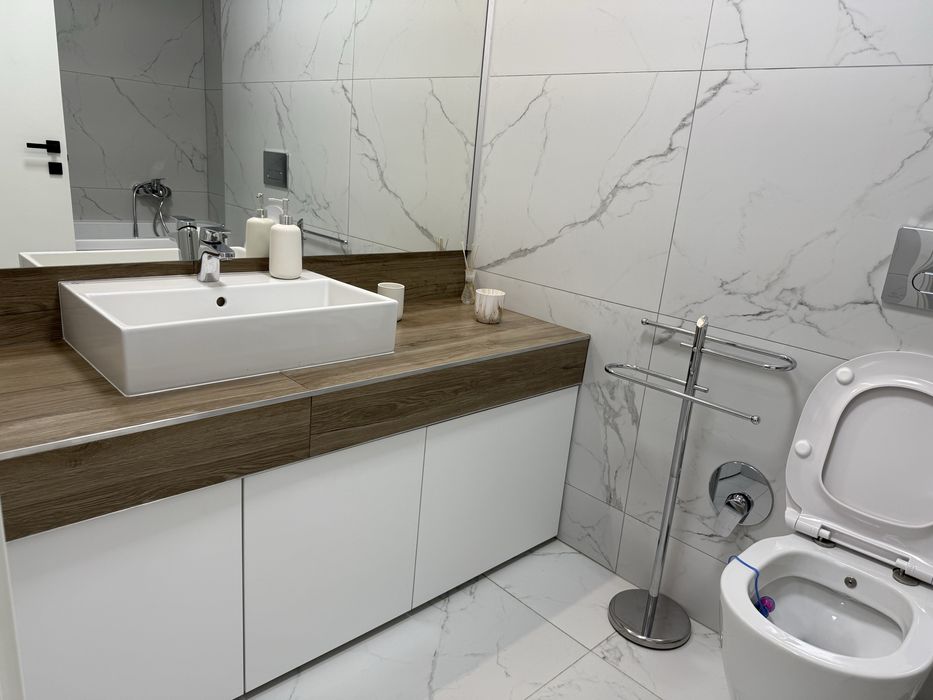 Inchiriez apartament 3 camere, nou, Prima Urbana 3