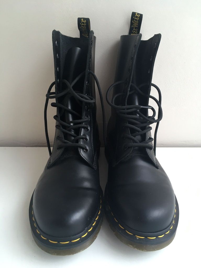 Bocanci Dr.Martens- Mărimea 45 !