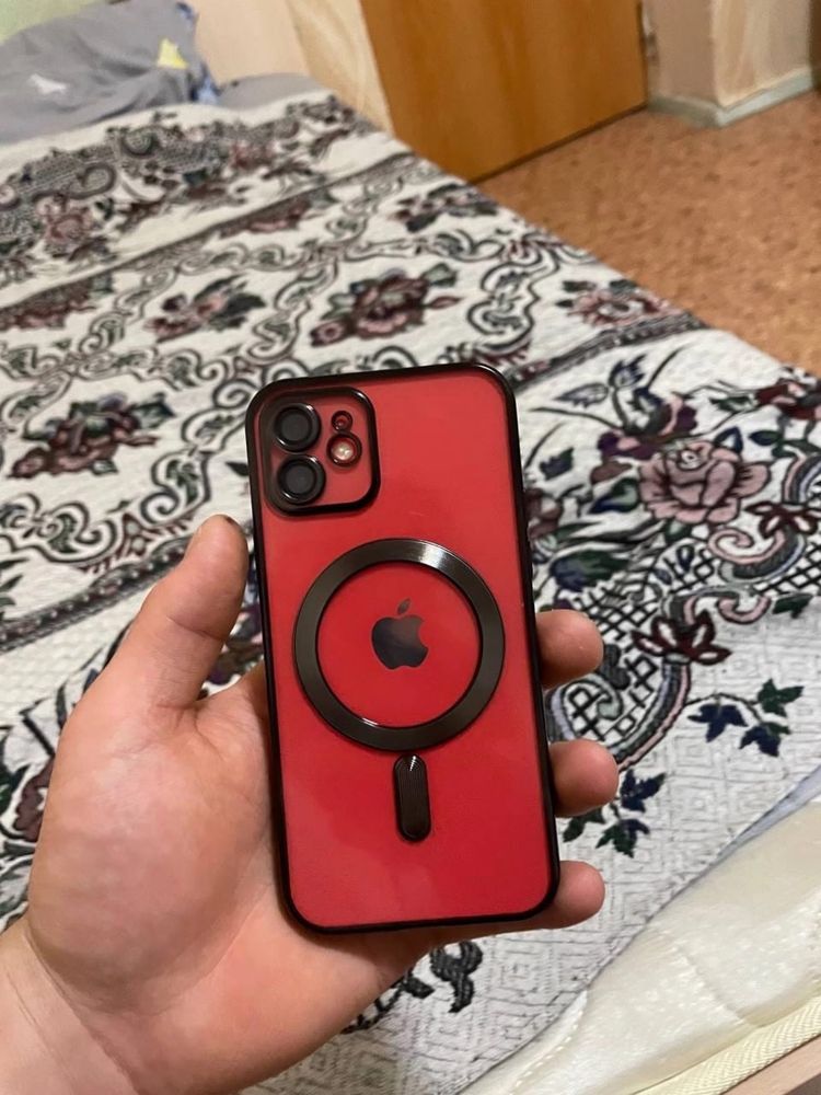 Ообменяю IPhone 12 желательно на андроид
