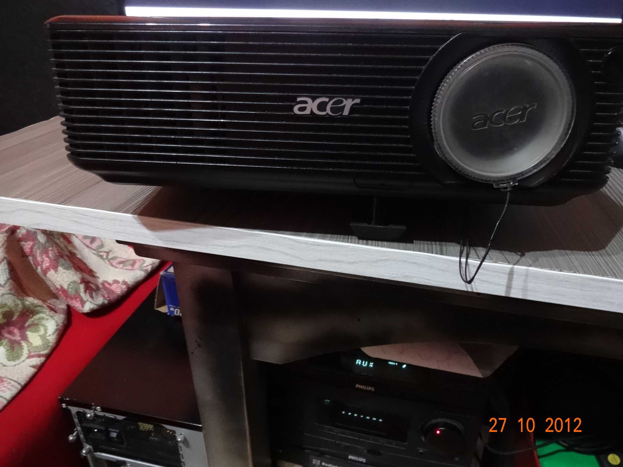 Acer P1201 -проектор