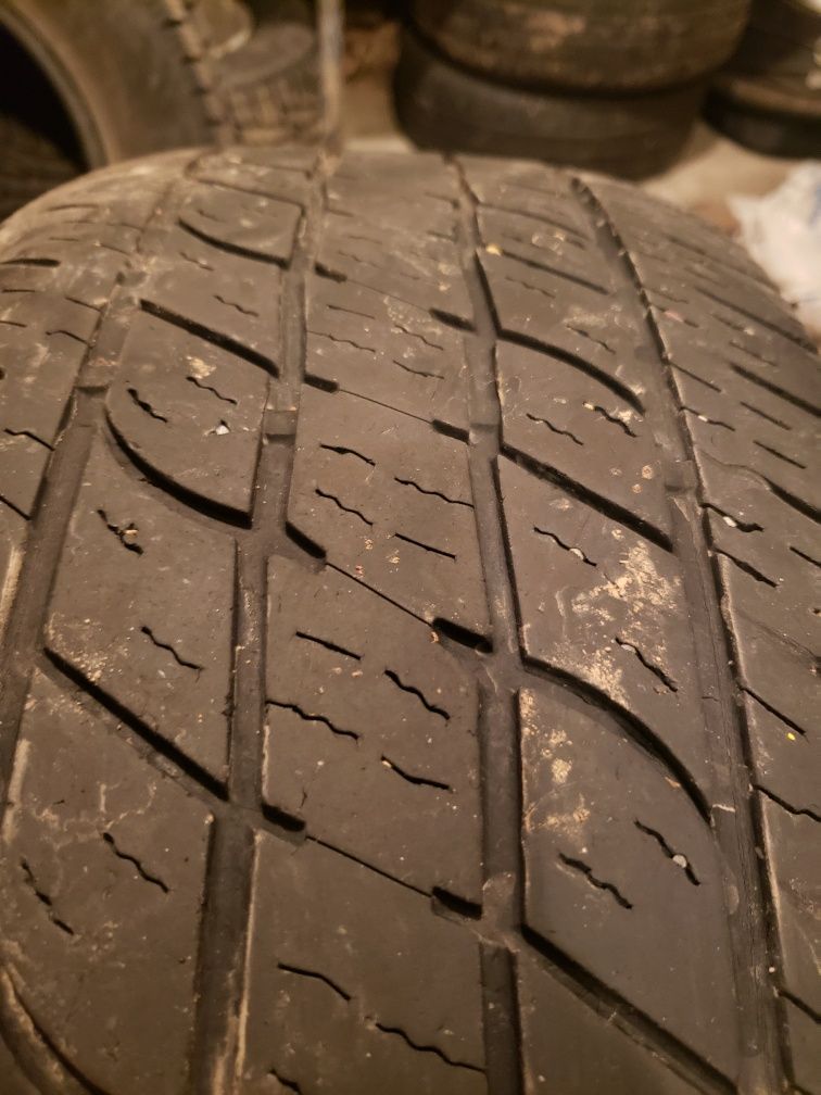Две непарные шины 235/65r17