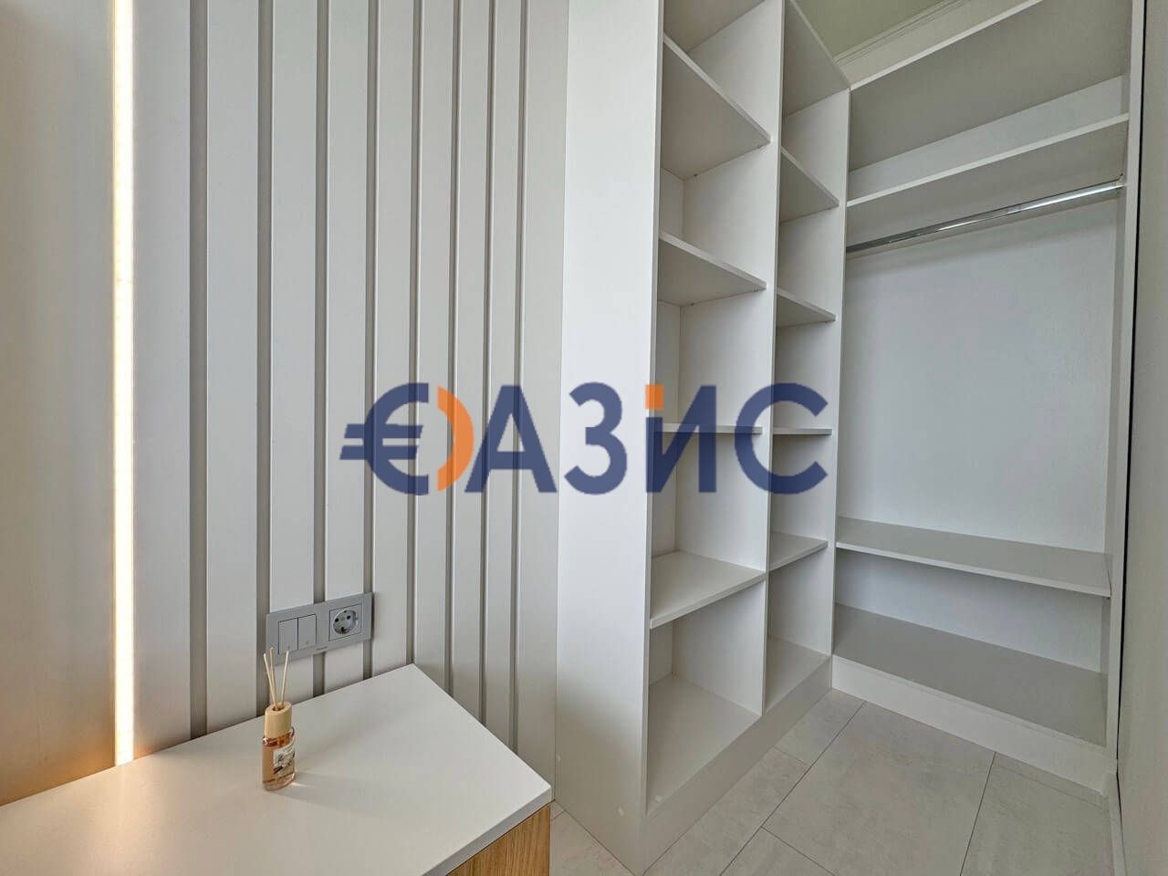 Продава се Двустаен апартамент в к.к. Слънчев бряг - 52 кв.м за 1991 €/кв.м - Снимка #10