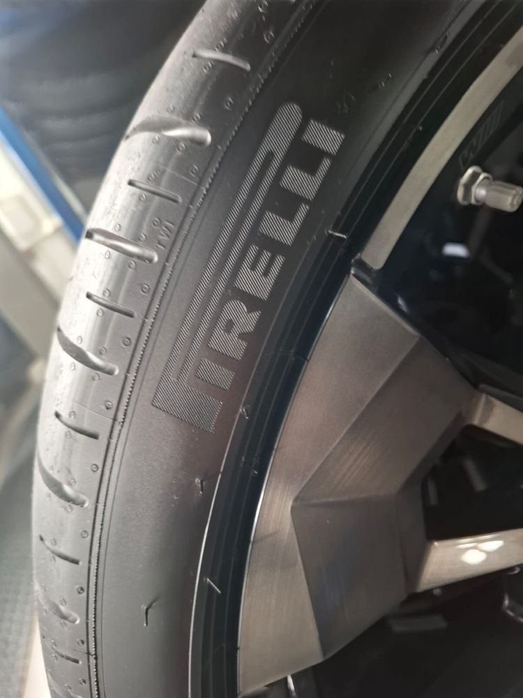 Диски BMW Pirelli P Zero R23