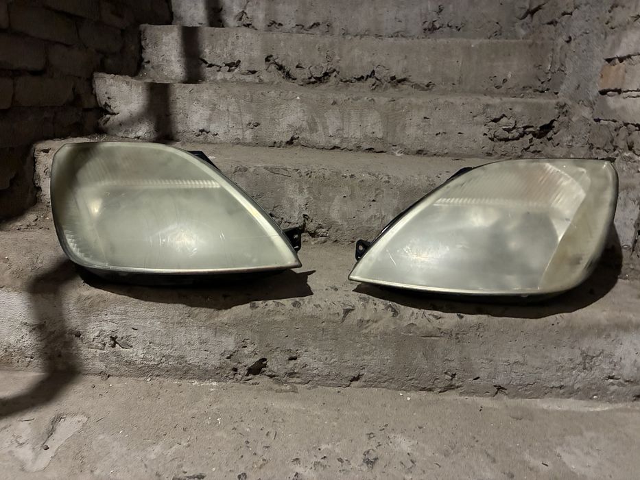 Фарове за Форд фиеста