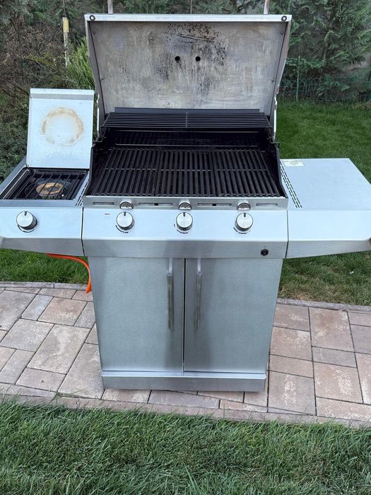 Grătar profesional pe gaz Char-Broil cu husă protecție și covor