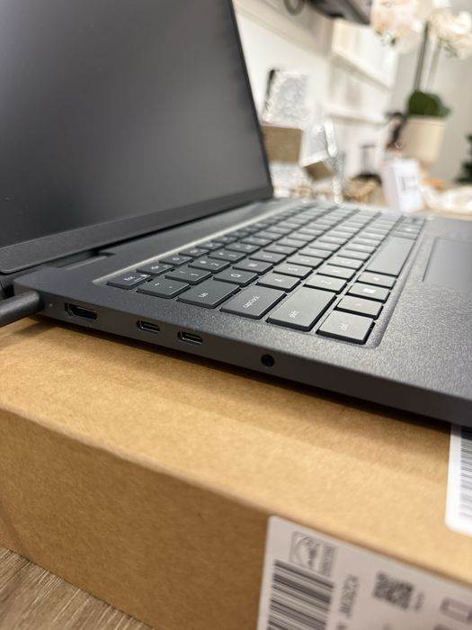 Vând laptop NOU SIGILAT Dell Pro 14 (PC14250) PRET EMAG 7300 lei