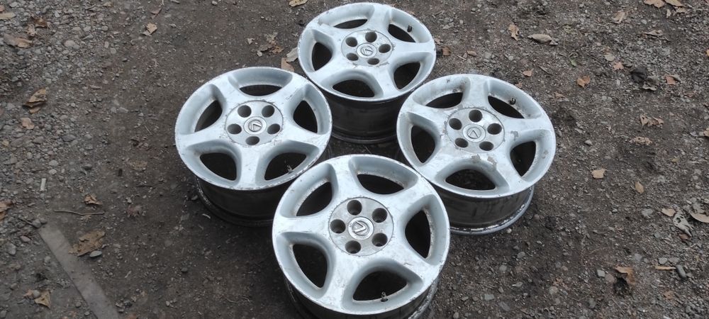 Комплект оригинальных дисков R16. Toyota Lexus