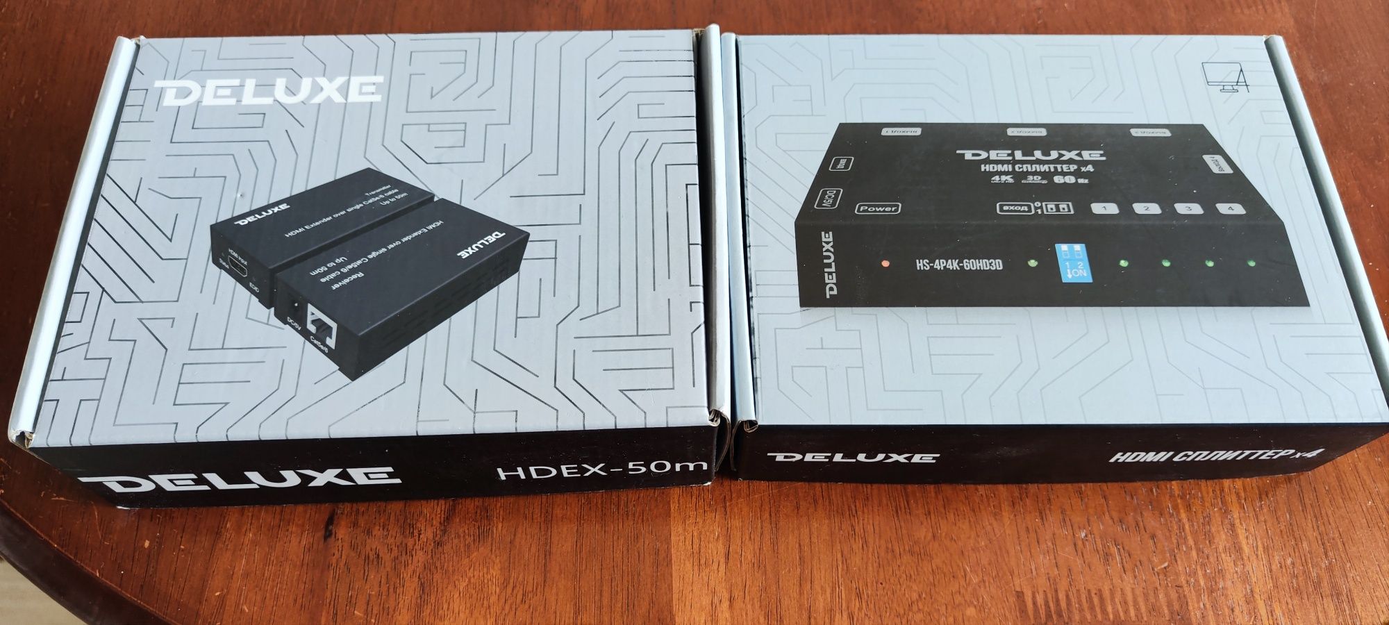 HDMI splitter и HDex удленнитель.