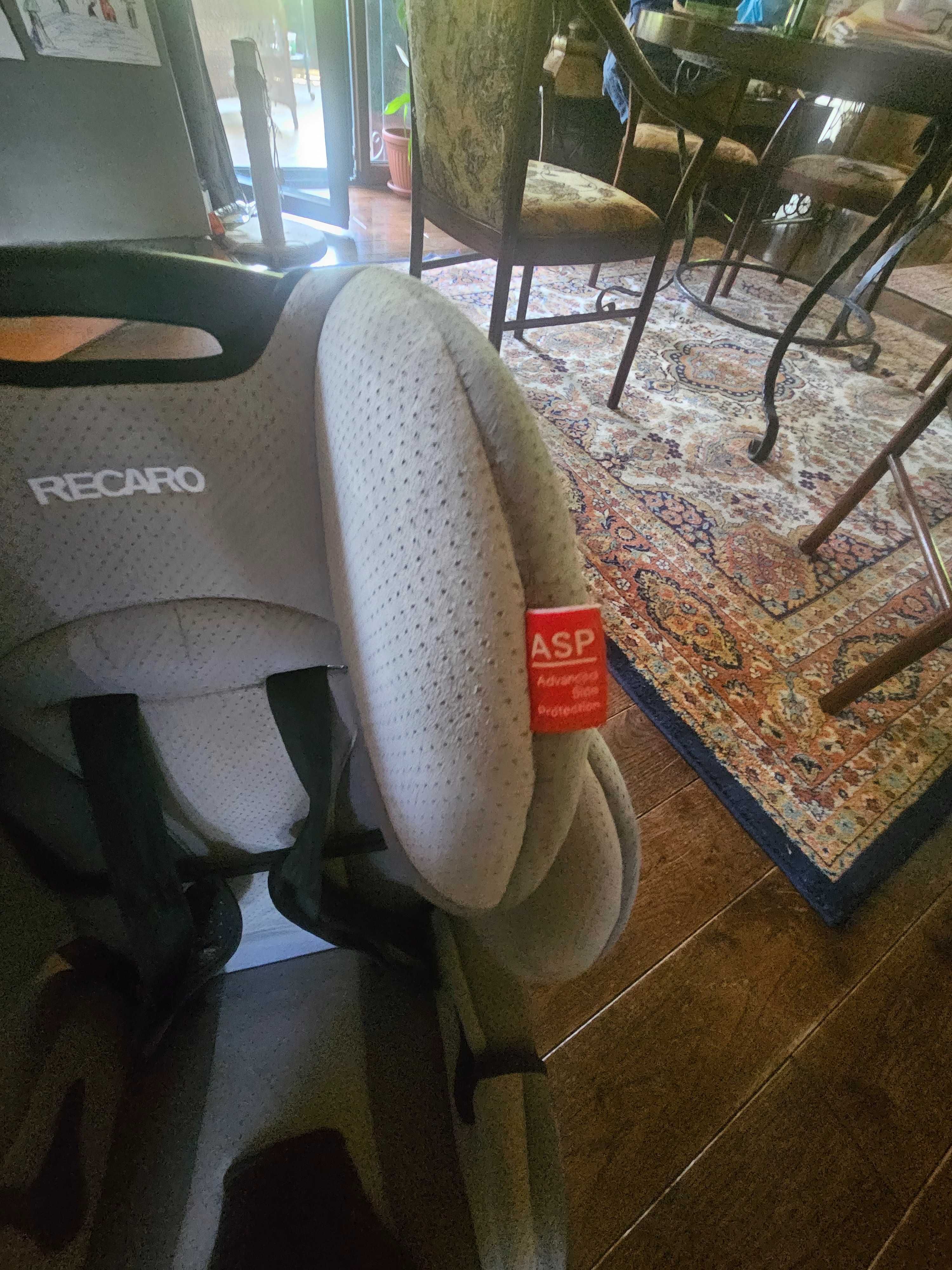 Детско столче за кола RECARO