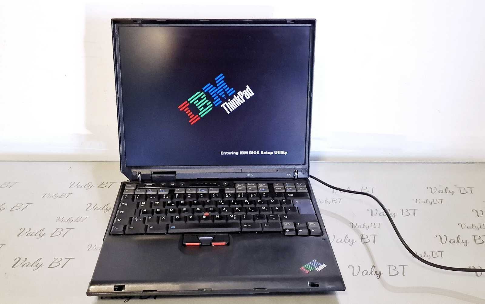 Laptop de colectie - IBM ThinkPad T30 - 2002 - import Germania