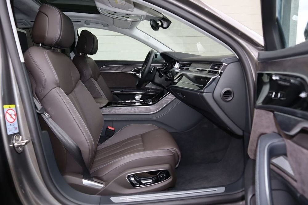 Audi a8  5.0 TDI Quattro Hibrid 02