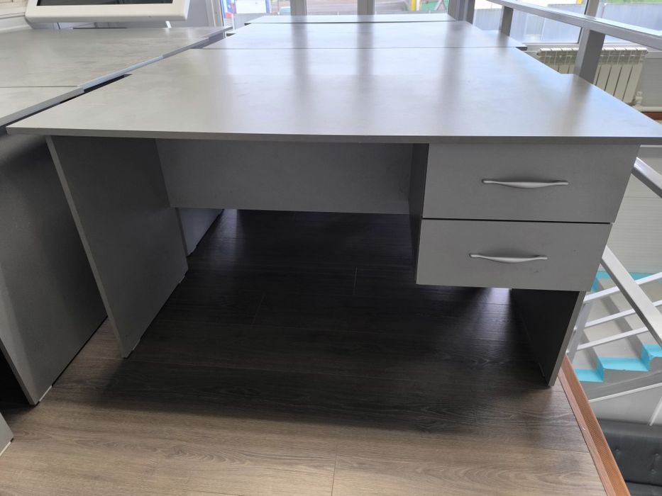 Продам столы офисные