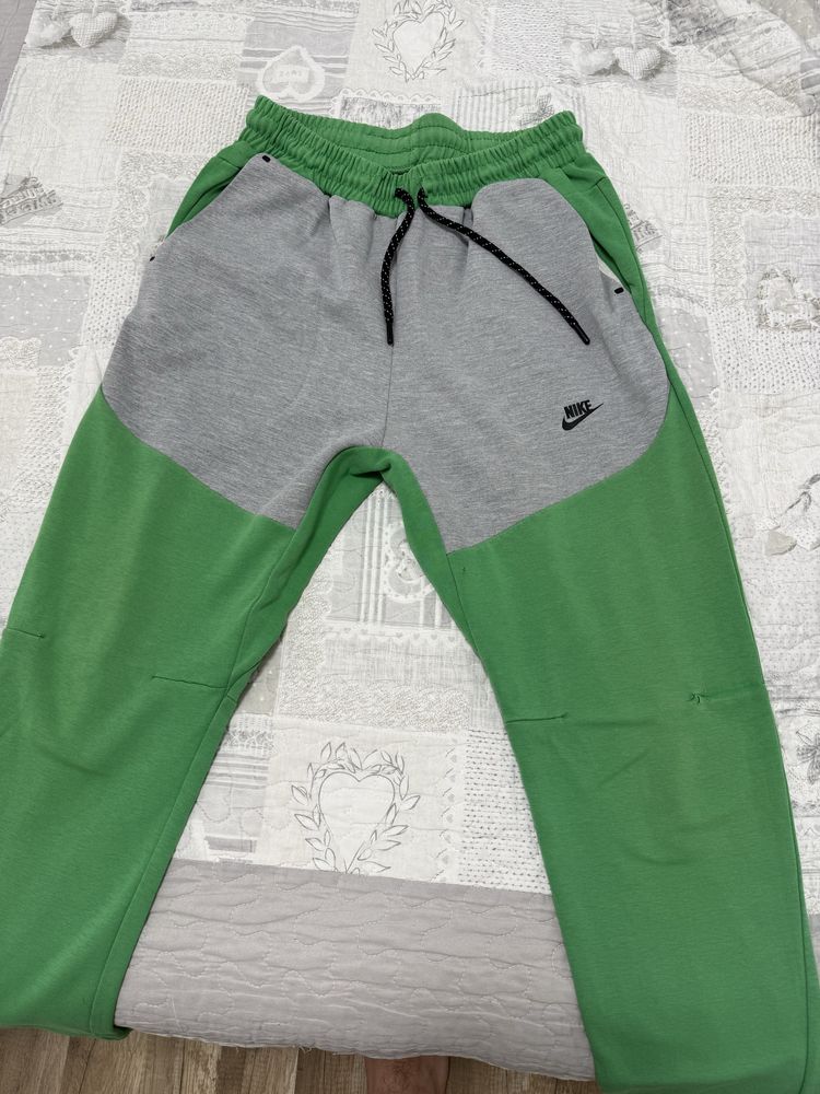 Nike tech fleece