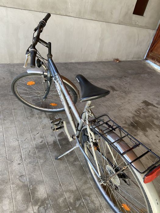 De vinzare bicicleta ptr femei cu roti pe 28