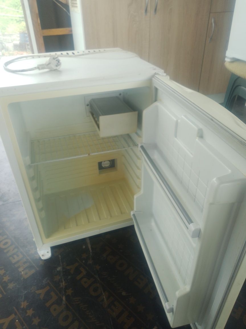 хладилник минибар абсорбционен кемпер каравана къмпинг палатка