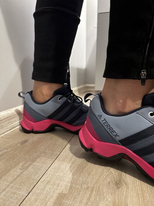 Продавам зимен адидас terex gortex