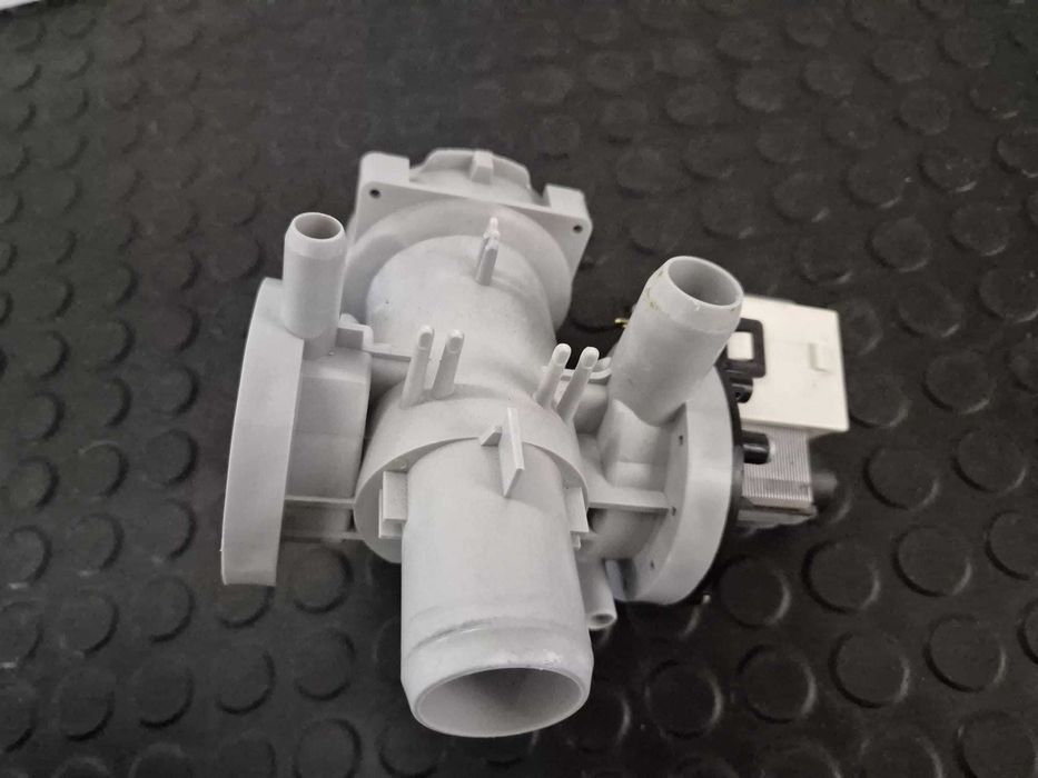 Pompa evacuare cu corp masina de spalat LG BPX 2-94L model / C28