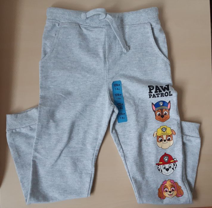 Нови есенни дрехи за момче, размер 128 см