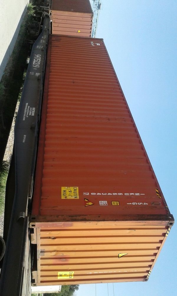 Срочно продаётся контейнера 40-ка футовые доставку обеспечим по городу