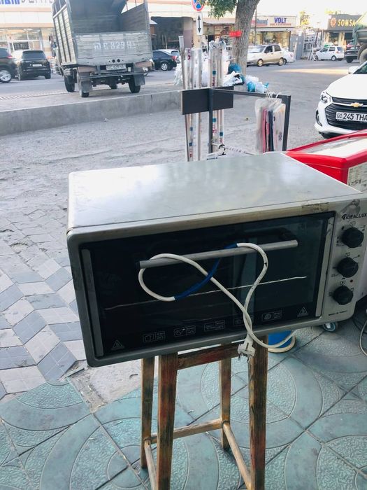этот мини печь настольная духовка  вероятно марки IDEALLUX