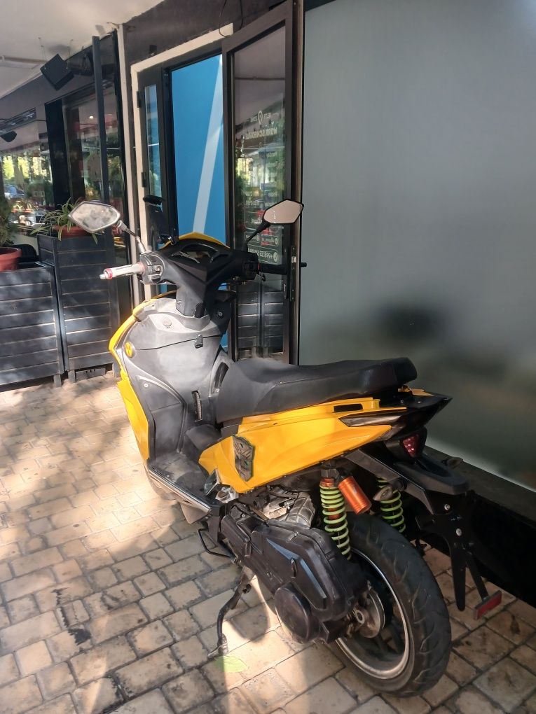 Скутер Italia R3 150 kub