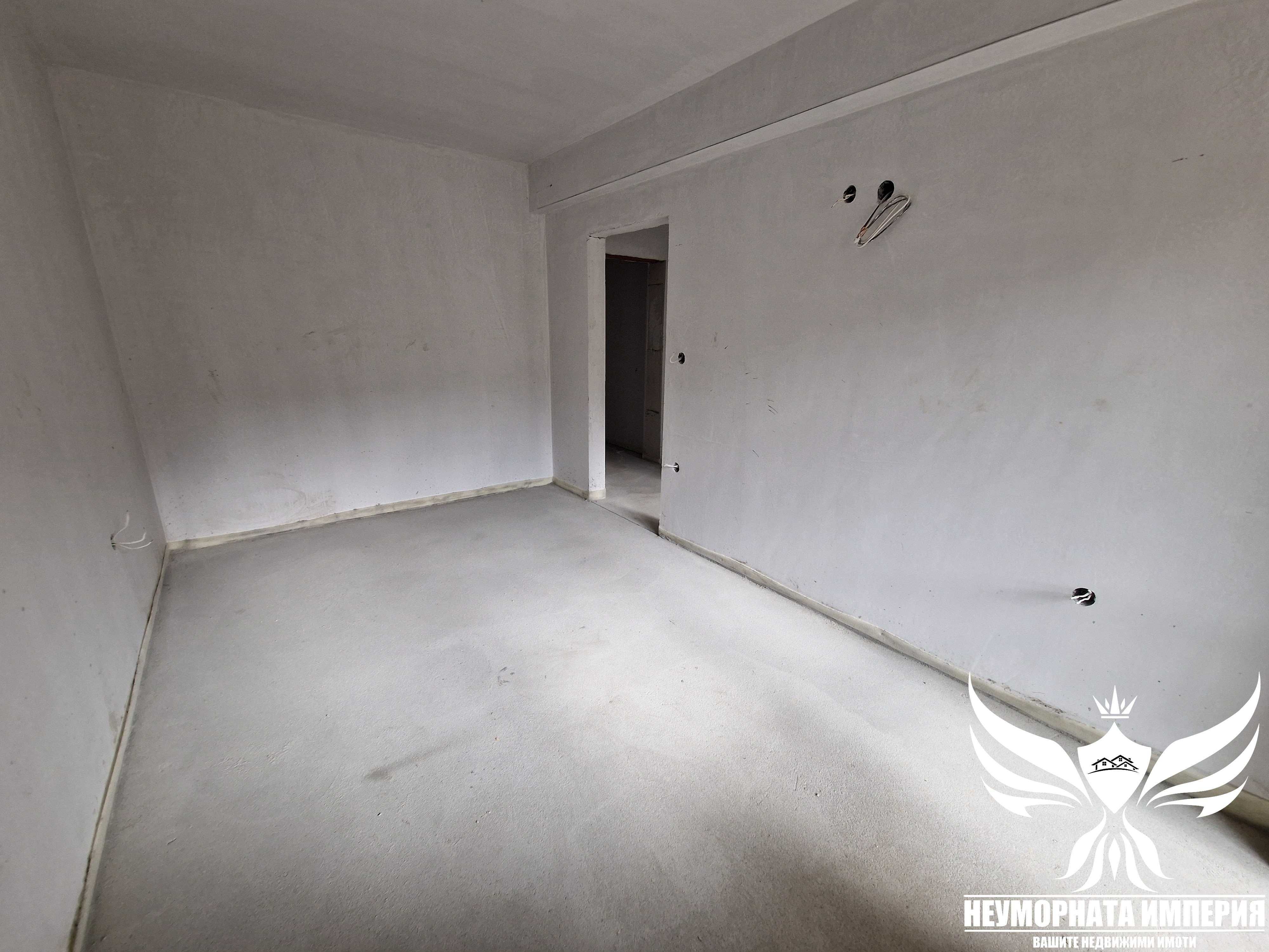 Продавам нов тристаен 92кв. ет. 2 в гр.Асеновград, кв.Стадиона