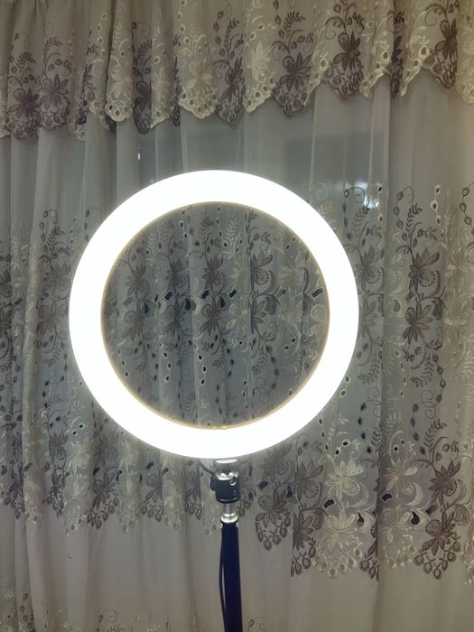 Vand lampa led cu 3 tipuri de culori