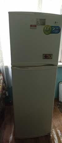 Холодильник LG продам