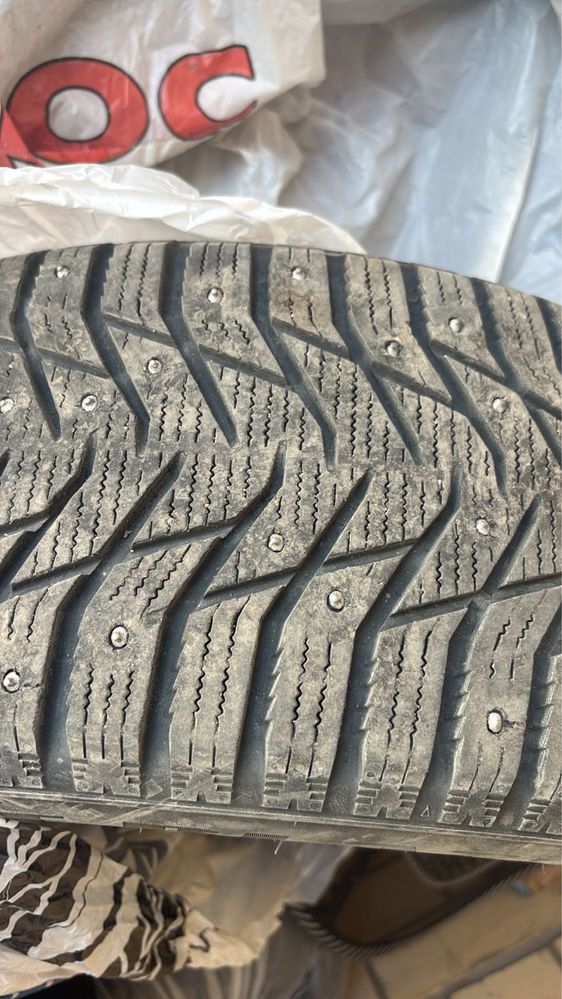 215/55 R17 в отличном состояний