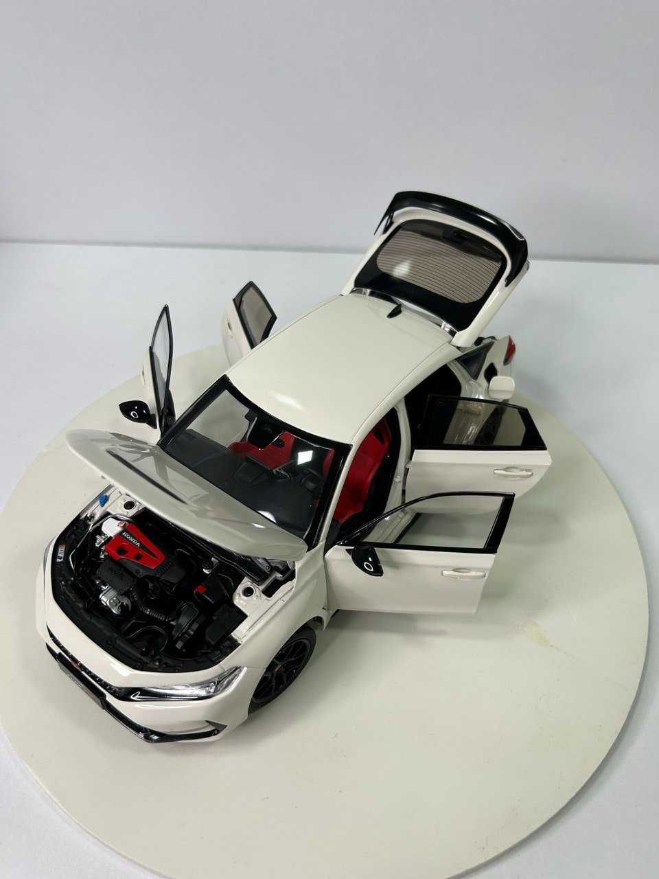Коллекционная модель автомобиля Honda
