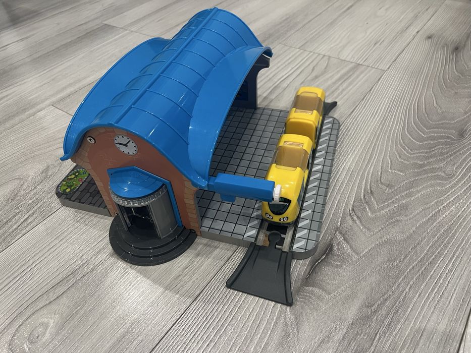 Дървена гара с аксесоари