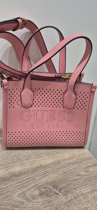 Оригинална дамска чанта Guess