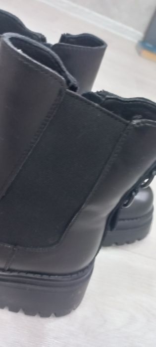 Продам зимнюю обувь