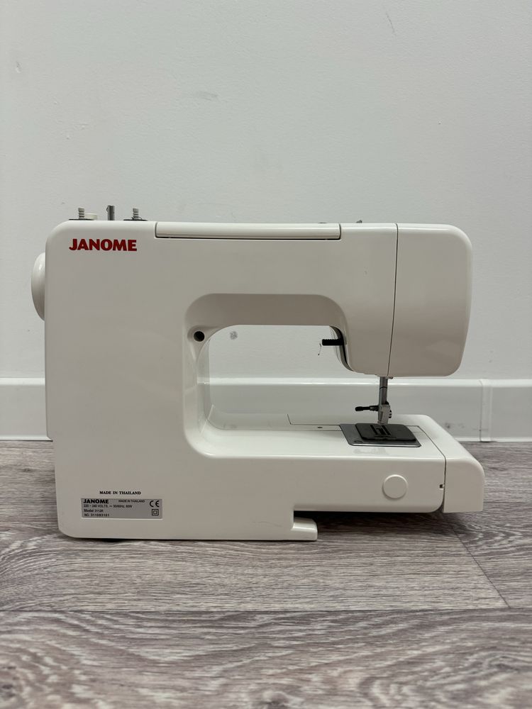 Продается швейная машина фирмы JANOME.