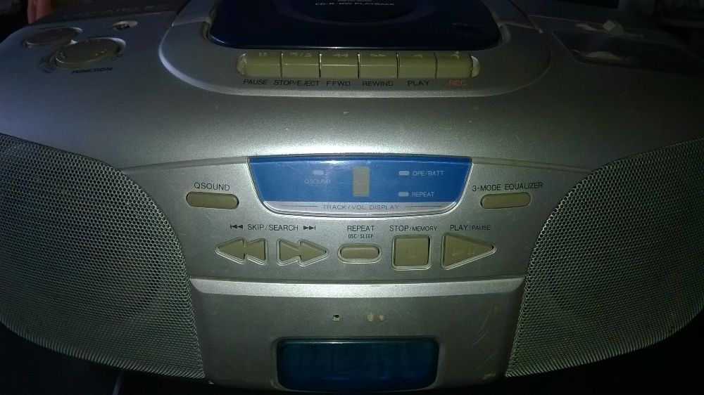 Radio casetofon cu CD Aiwa
