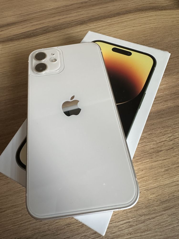 Телефон Iphone 12