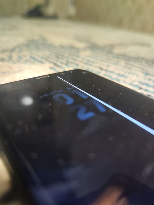 Samsung galaxy s8 plus 64/4 SROCHNI Ideal fakat chizik bor ekran sinma
